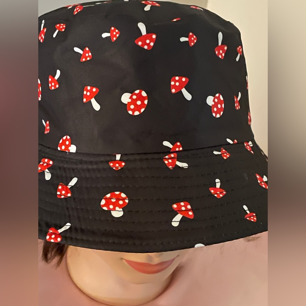 Retro Mushroom 🍄 Print bucket hat - Picture 6 of 7